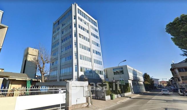 Ufficio in commerciale in 