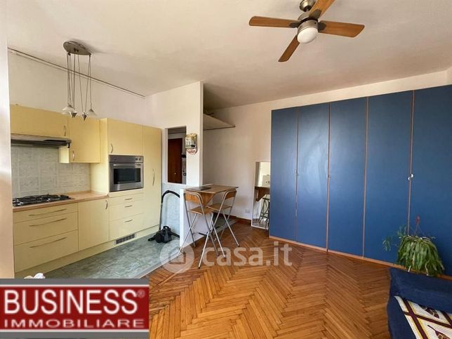 Appartamento in residenziale in Via Giuseppe Longhi 10