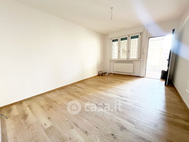 Appartamento in residenziale in Via Litoranea