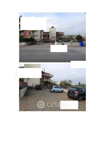 Box/posto auto in residenziale in Via Nazionale 2