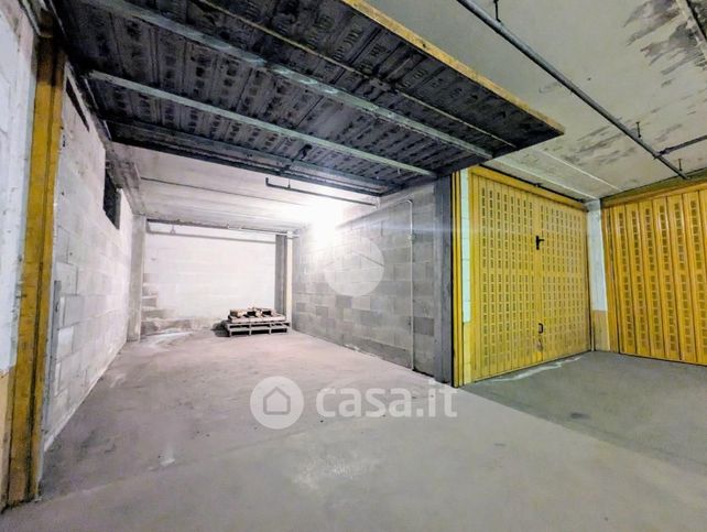 Garage/posto auto in residenziale in Via Pellegrino Rossi 16