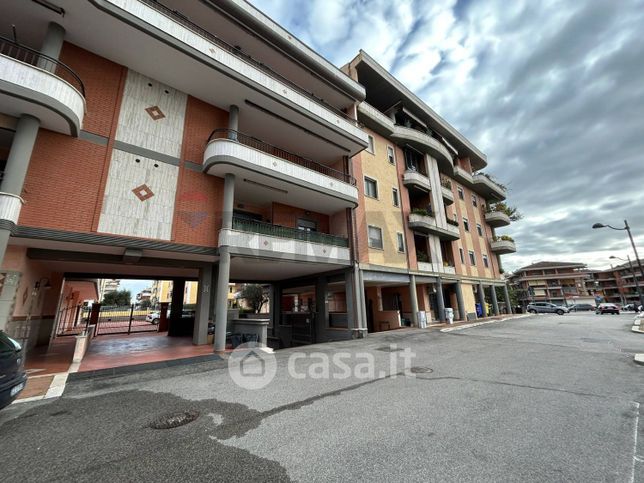 Box/posto auto in residenziale in Via Piemonte