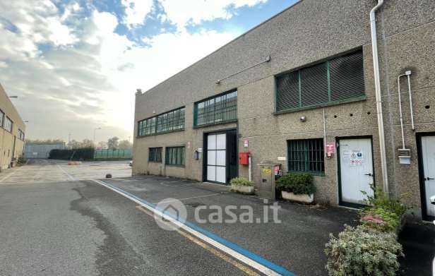 Capannone in commerciale in Via Aquileia