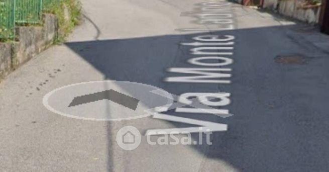 Box/posto auto in residenziale in Via Monte Ladino