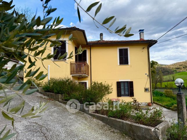Casa bi/trifamiliare in residenziale in Messenano 2