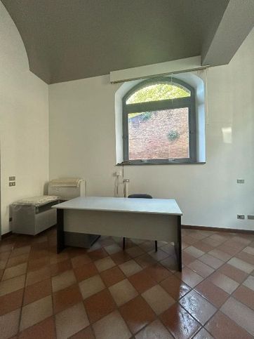 Ufficio in commerciale in Stradone Farnese