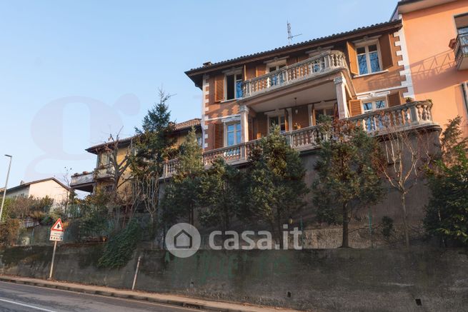 Casa indipendente in residenziale in Via Casale 216