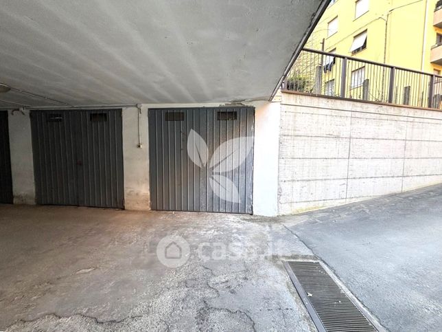Box/posto auto in residenziale in Via Rolando dei Capelluti