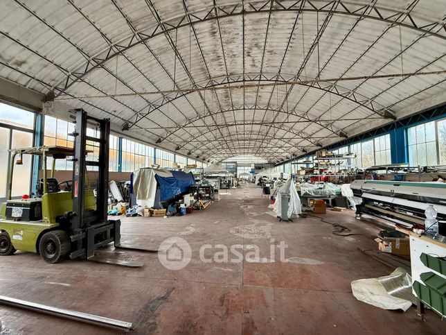 Capannone in commerciale in Via Stradone di Camigliano