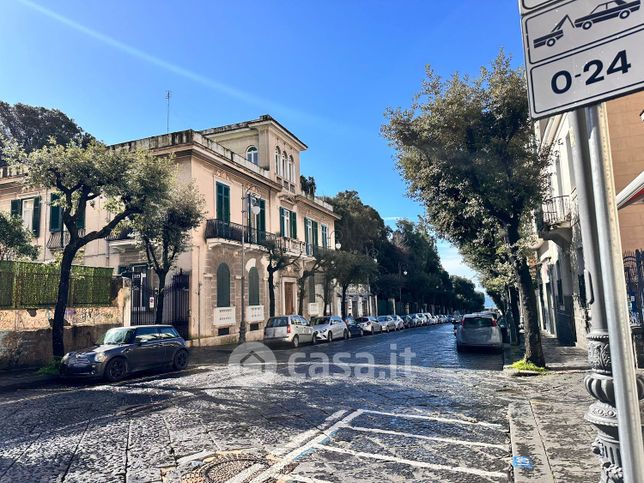 Attività/licenza (con o senza mura) in commerciale in Via Armando Diaz 120