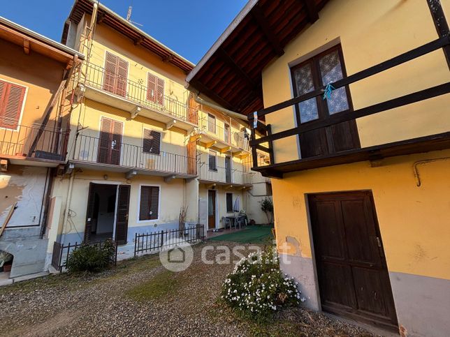 Casa indipendente in residenziale in Via C. Crosa 15