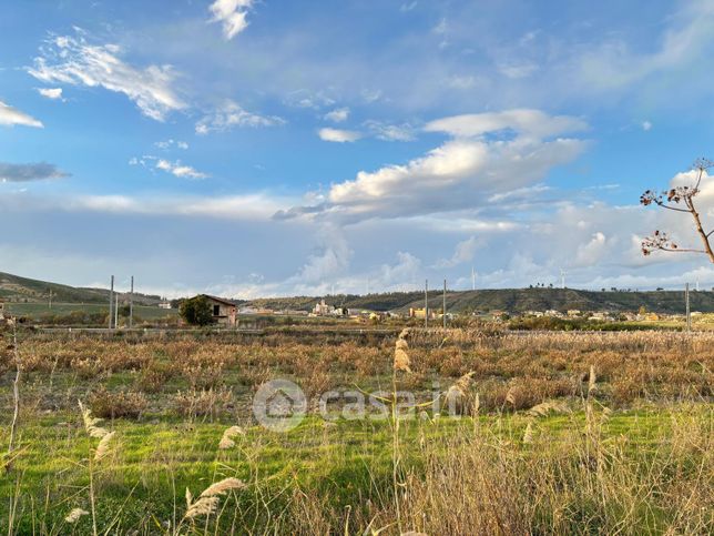 Terreno agricolo in commerciale in Via Federico Fellini 80