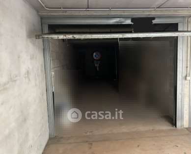 Box/posto auto in residenziale in Via Peter Paul Rubens