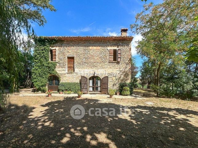 Casa indipendente in residenziale in Via Montecalende