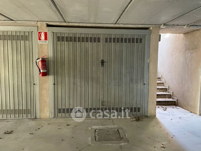 Box/posto auto in residenziale in Via San Zeno