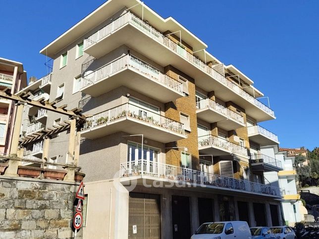 Ufficio in commerciale in Via Aurelia 34 -38