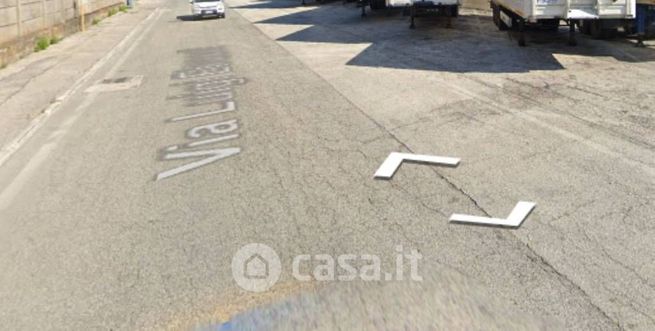 Capannone in commerciale in Via Luigi Einaudi