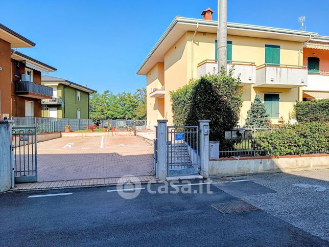 Appartamento in residenziale in Via Carrettelli 11