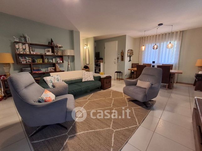 Casa bi/trifamiliare in residenziale in Via Miranese 74