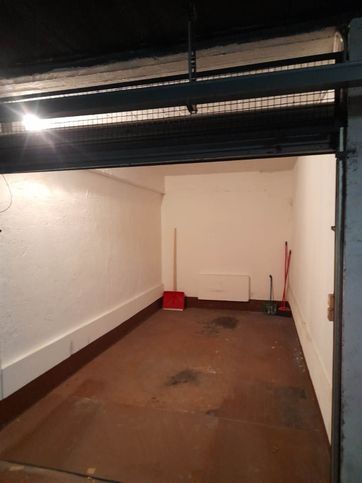 Box/posto auto in residenziale in
