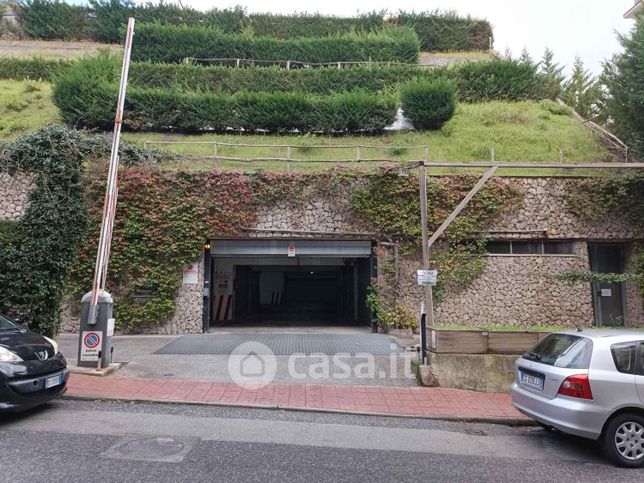 Garage/posto auto in residenziale in Via Camillo Sorgente 70