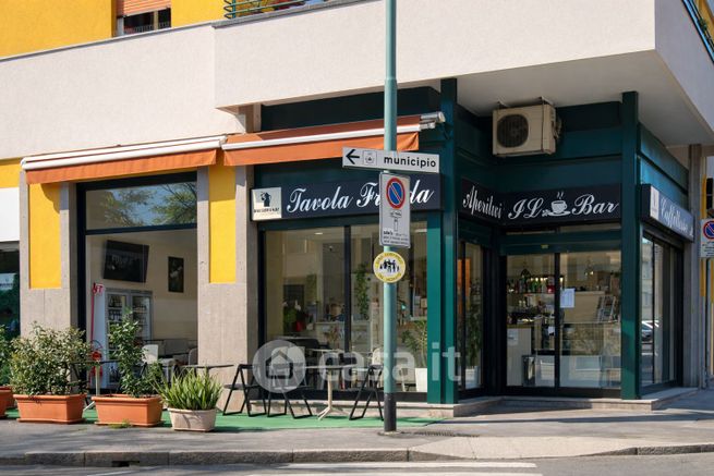 Negozio/locale commerciale in commerciale in Via Padre Ravasi 44