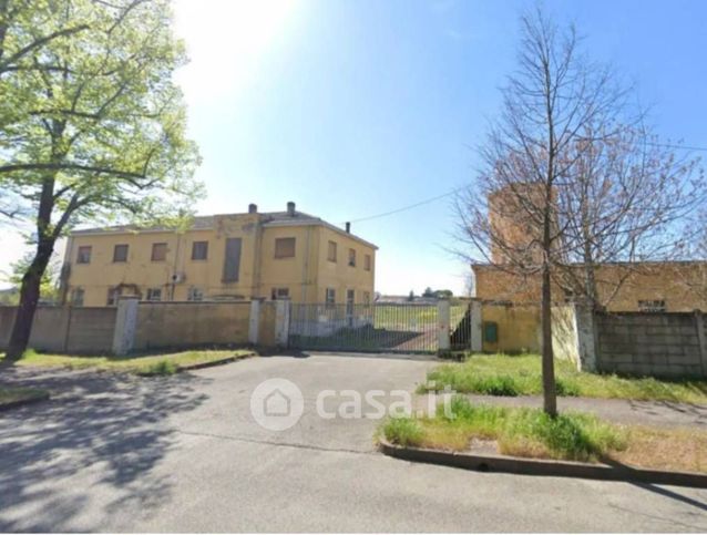 Capannone in commerciale in Via Roma