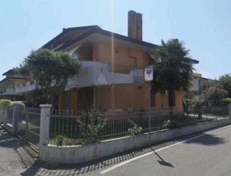 Casa indipendente in residenziale in Via Missaglia