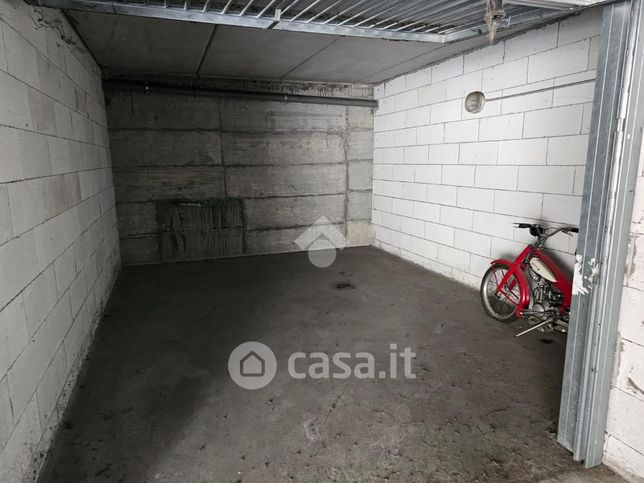 Garage/posto auto in residenziale in Via Casali 17