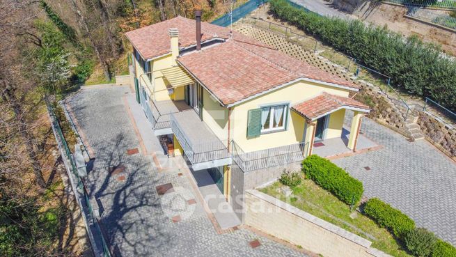 Villa in residenziale in Via Terni