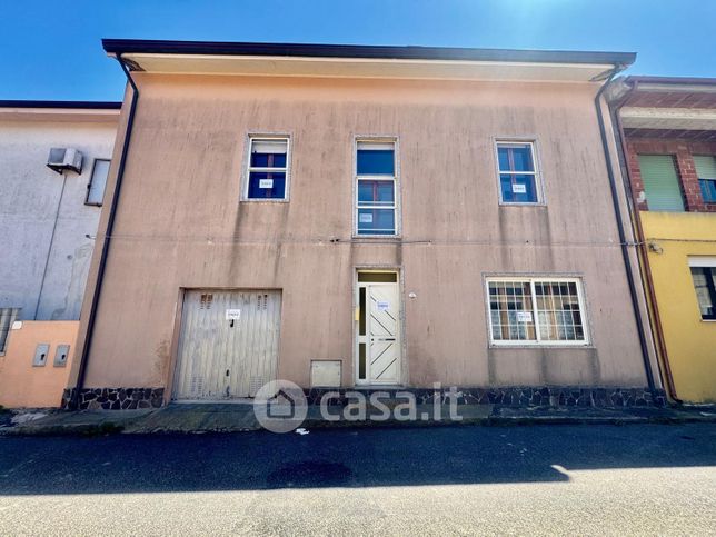 Casa indipendente in residenziale in Via Monte Grappa 16