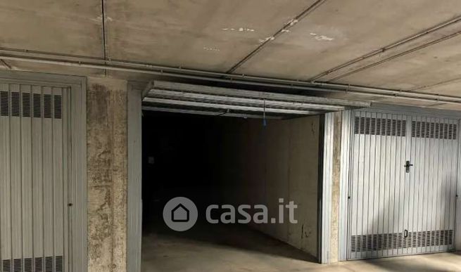 Garage/posto auto in residenziale in Via Vimercate 27