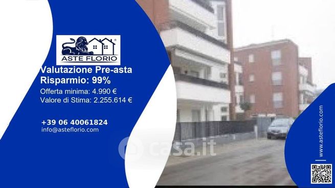 Box/posto auto in residenziale in Viale Emilio Po 260