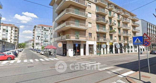 Attivitã /licenza (con o senza mura) in commerciale in Via Passo Buole 170