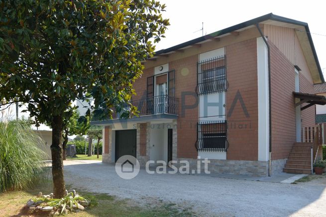 Casa indipendente in residenziale in Via Civinelli