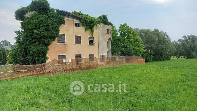 Rustico/casale in residenziale in Via Santa Croce 90