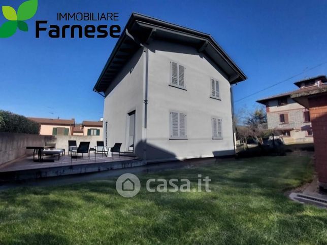 Villa in residenziale in Via XXV Aprile 15