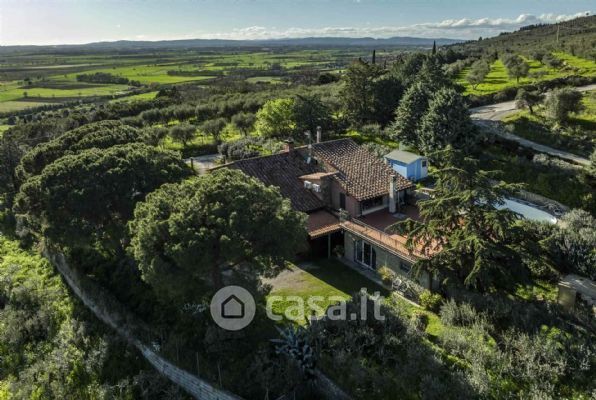 Rustico/casale in residenziale in 