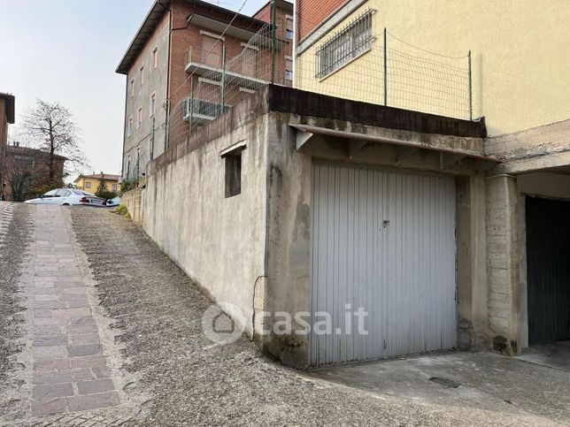 Garage/posto auto in residenziale in Via Malatesta 5