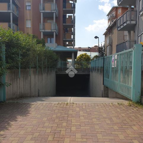 Garage/posto auto in residenziale in Via Risorgimento 5