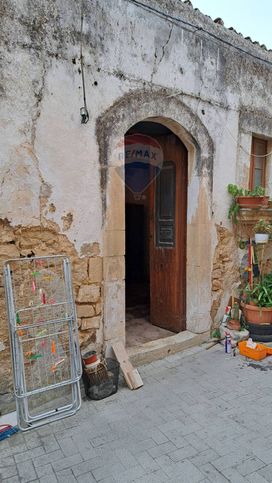 Casa indipendente in residenziale in 