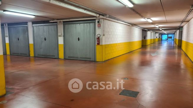 Garage/posto auto in residenziale in Piazza Europa Unita