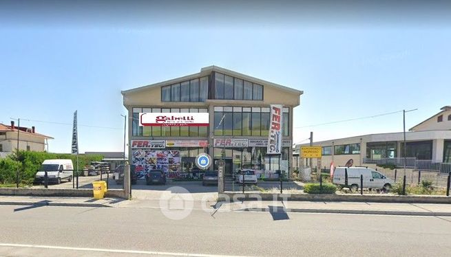 Ufficio in commerciale in Via Sandro Pertini 95