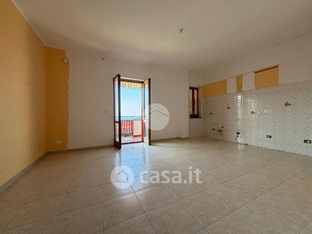 Appartamento in residenziale in Via Trentola 89