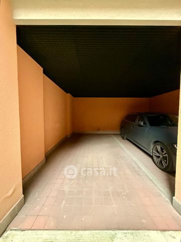 Box/posto auto in residenziale in Via Domenico Balestrieri 6