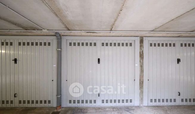 Box/posto auto in residenziale in Via Martiri di Cefalonia