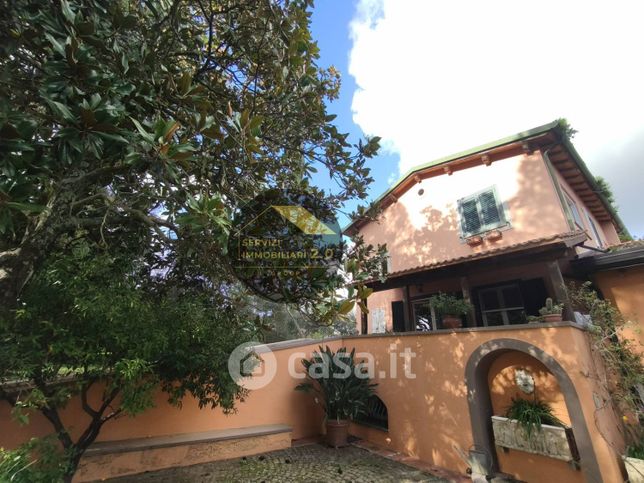 Villa in residenziale in Via Corana 84