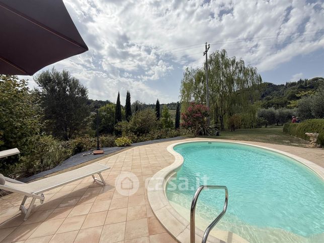 Villa in residenziale in Via Palagio 4