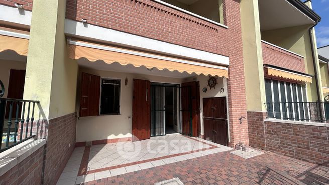 Villetta a schiera in residenziale in Via Amintore Fanfani