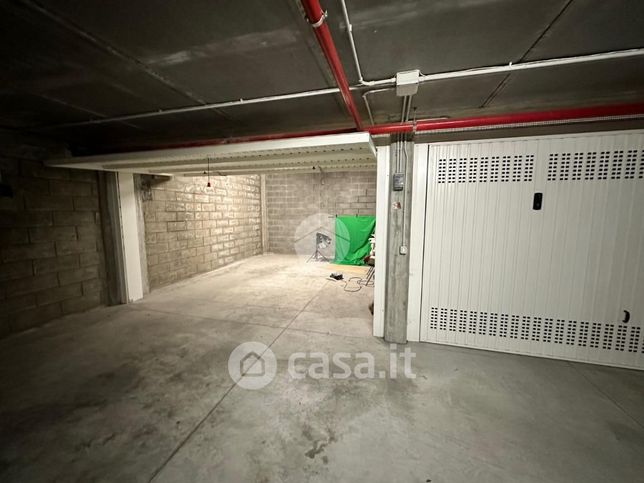 Garage/posto auto in residenziale in Viale Luigi Beltramo 3